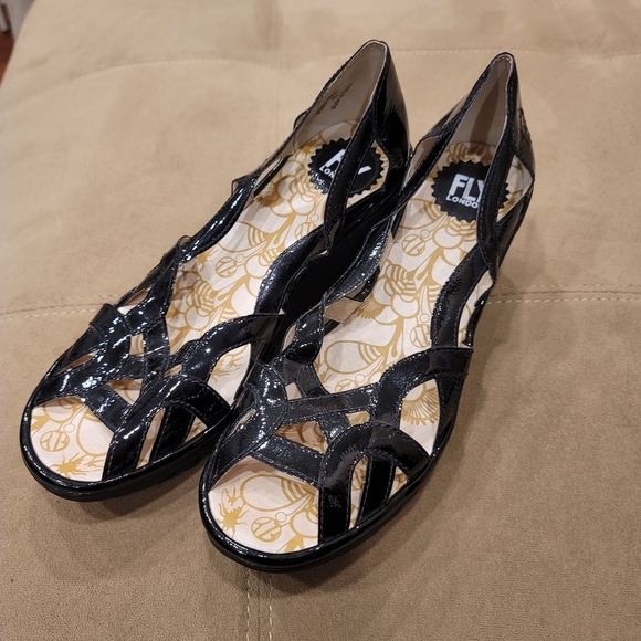 Fly London "Yadi" Wedge Sandals - sz 40 EU - Picture 1 of 10